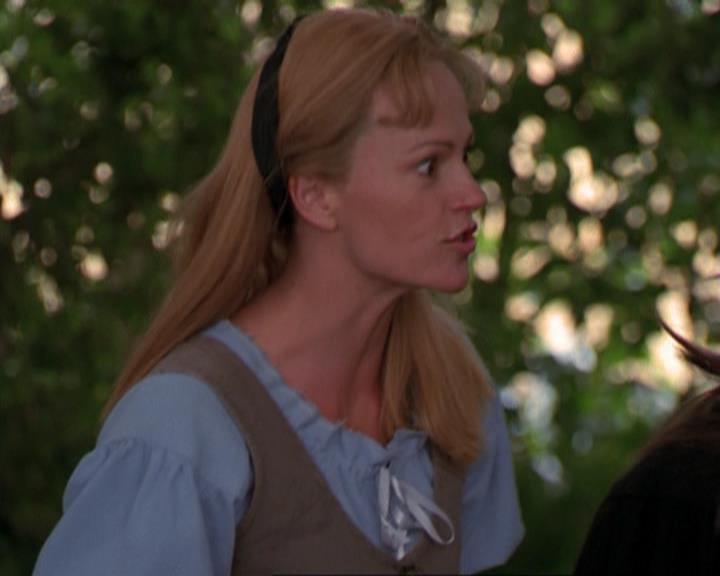 Charmed-Online_dot_net-3x04AllHalliwellsEve0865.jpg Charmed-Online_dot_net-3x04AllHalliwellsEve0865.jpg