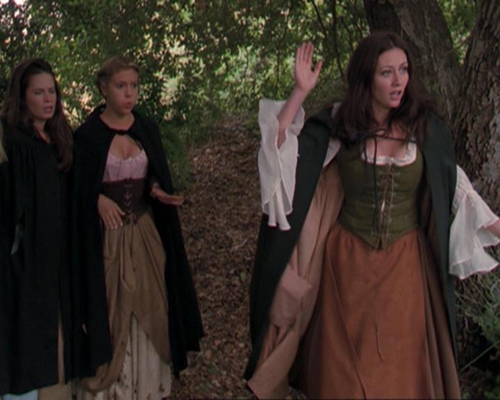 Charmed-Online_dot_net-3x04AllHalliwellsEve0871.jpg Charmed-Online_dot_net-3x04AllHalliwellsEve0871.jpg