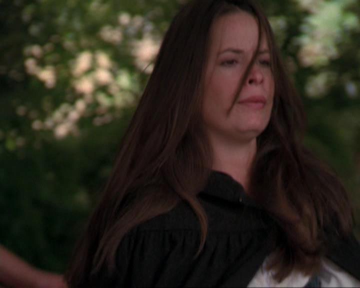 Charmed-Online_dot_net-3x04AllHalliwellsEve0877.jpg Charmed-Online_dot_net-3x04AllHalliwellsEve0877.jpg