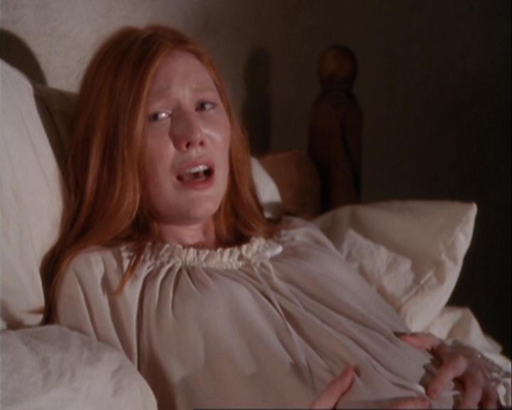 Charmed-Online_dot_net-3x04AllHalliwellsEve0923.jpg Charmed-Online_dot_net-3x04AllHalliwellsEve0923.jpg