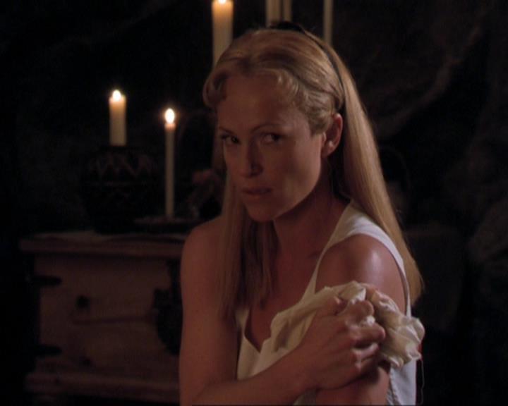 Charmed-Online_dot_net-3x04AllHalliwellsEve0977.jpg Charmed-Online_dot_net-3x04AllHalliwellsEve0977.jpg