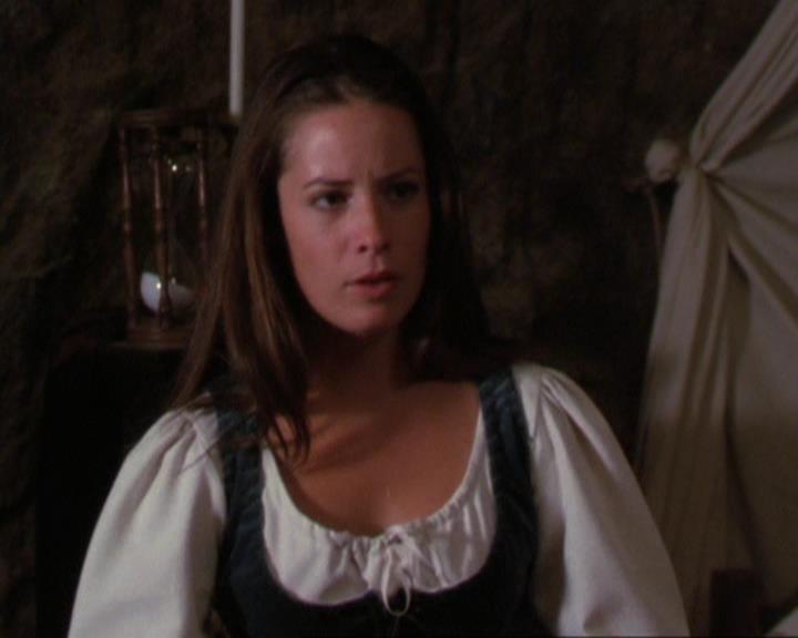 Charmed-Online_dot_net-3x04AllHalliwellsEve1011.jpg Charmed-Online_dot_net-3x04AllHalliwellsEve1011.jpg