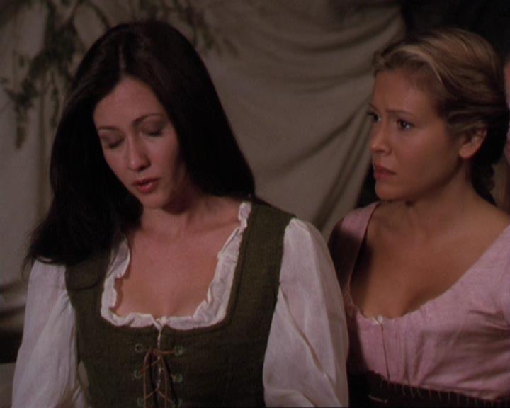 Charmed-Online_dot_net-3x04AllHalliwellsEve1031.jpg