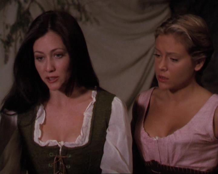 Charmed-Online_dot_net-3x04AllHalliwellsEve1033.jpg