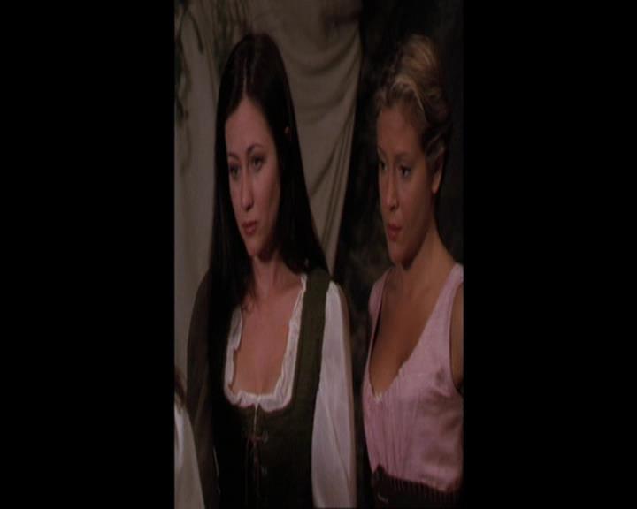 Charmed-Online_dot_net-3x04AllHalliwellsEve1046.jpg