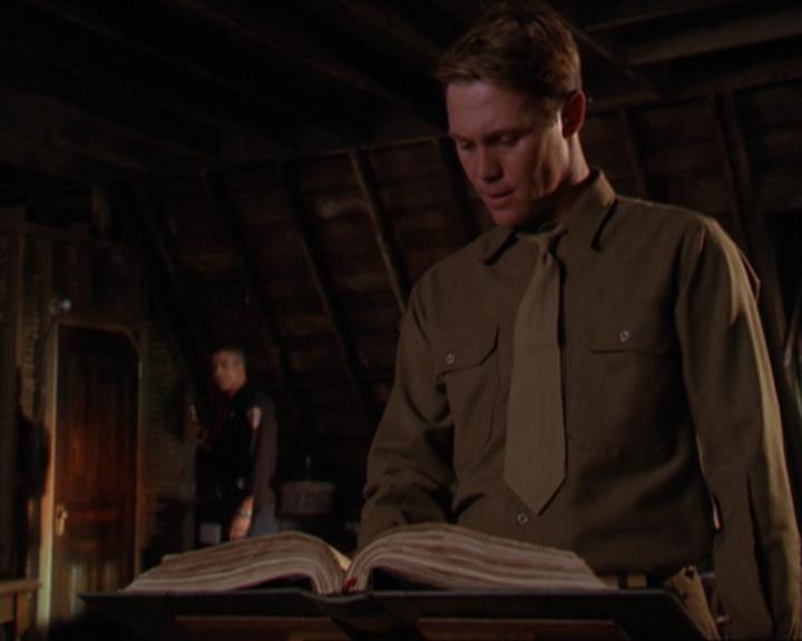 Charmed-Online_dot_net-3x04AllHalliwellsEve1070.jpg