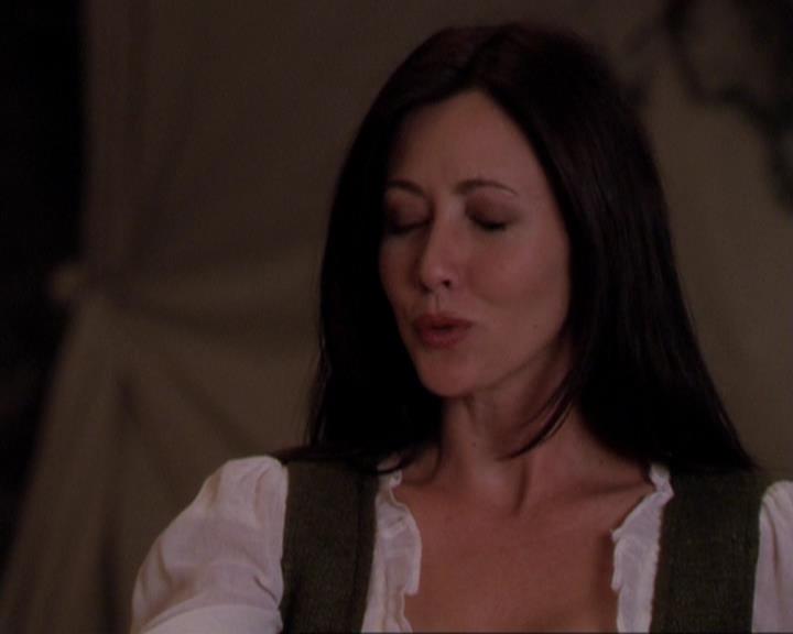 Charmed-Online_dot_net-3x04AllHalliwellsEve1321.jpg