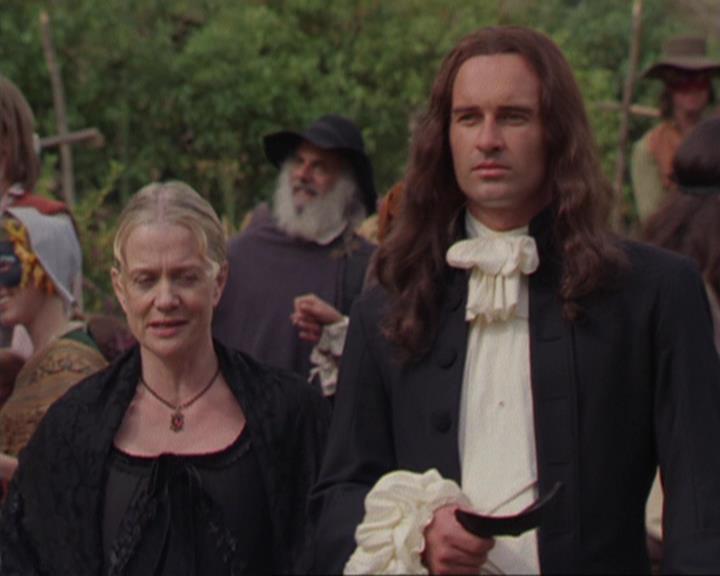 Charmed-Online_dot_net-3x04AllHalliwellsEve1350.jpg Charmed-Online_dot_net-3x04AllHalliwellsEve1350.jpg