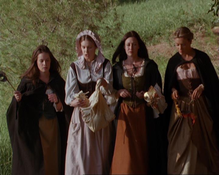 Charmed-Online_dot_net-3x04AllHalliwellsEve1359.jpg