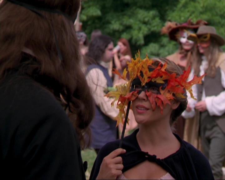 Charmed-Online_dot_net-3x04AllHalliwellsEve1417.jpg