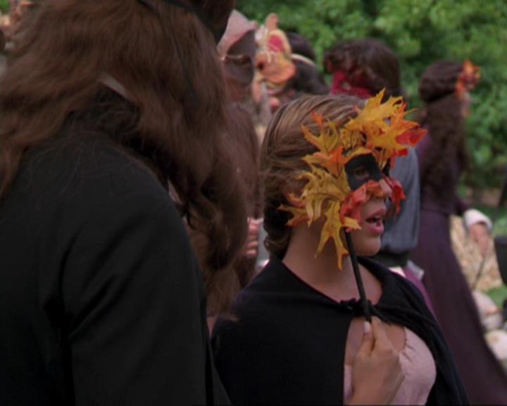 Charmed-Online_dot_net-3x04AllHalliwellsEve1424.jpg
