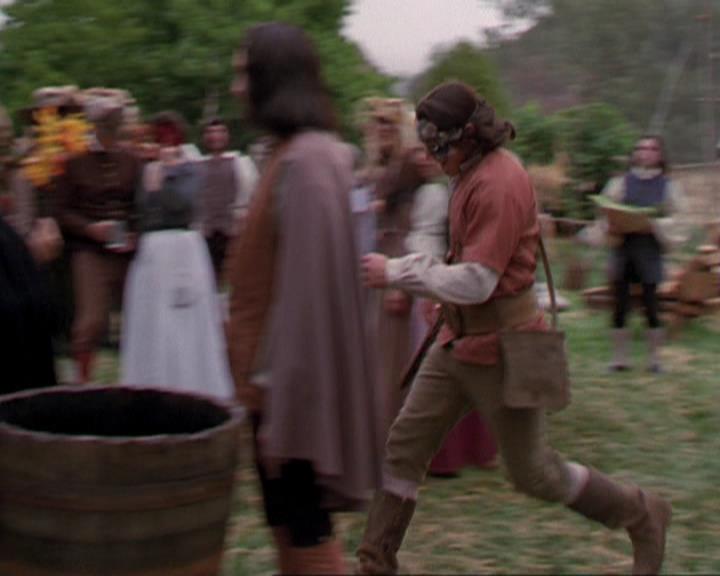 Charmed-Online_dot_net-3x04AllHalliwellsEve1470.jpg Charmed-Online_dot_net-3x04AllHalliwellsEve1470.jpg