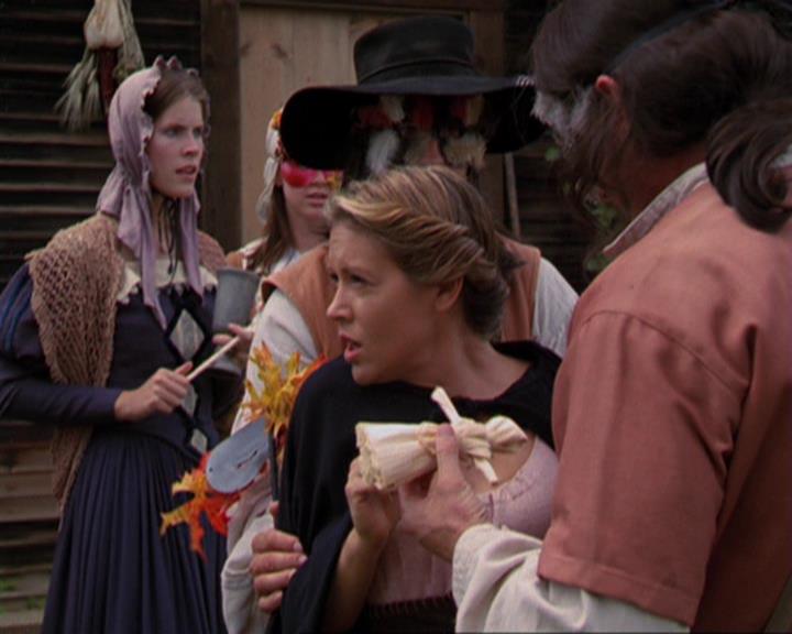 Charmed-Online_dot_net-3x04AllHalliwellsEve1479.jpg