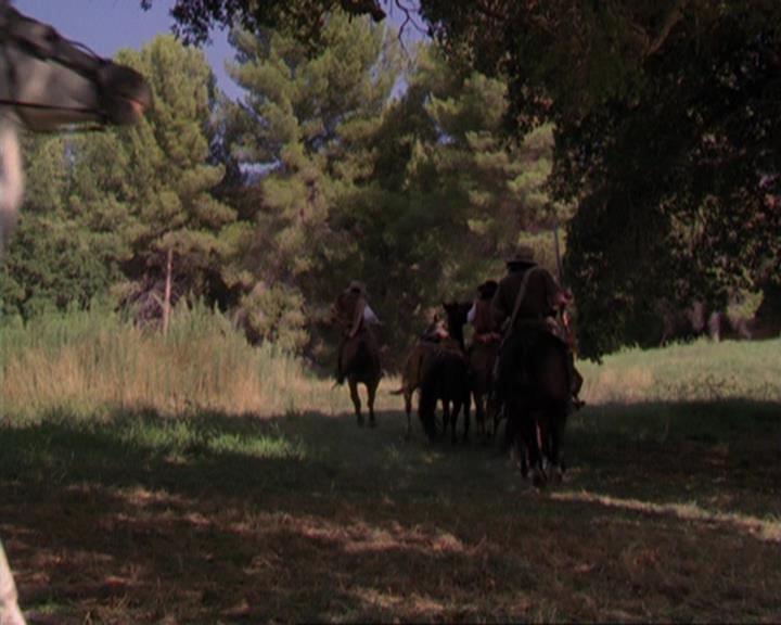 Charmed-Online_dot_net-3x04AllHalliwellsEve1536.jpg Charmed-Online_dot_net-3x04AllHalliwellsEve1536.jpg