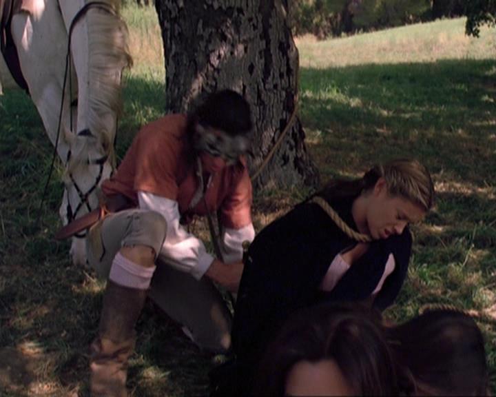 Charmed-Online_dot_net-3x04AllHalliwellsEve1566.jpg