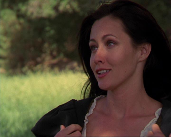 Charmed-Online_dot_net-3x04AllHalliwellsEve1585.jpg Charmed-Online_dot_net-3x04AllHalliwellsEve1585.jpg