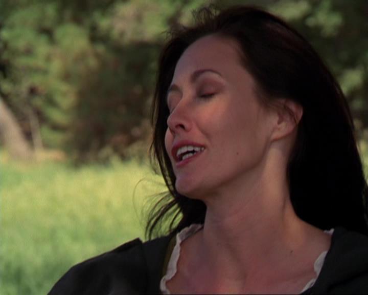 Charmed-Online_dot_net-3x04AllHalliwellsEve1589.jpg Charmed-Online_dot_net-3x04AllHalliwellsEve1589.jpg