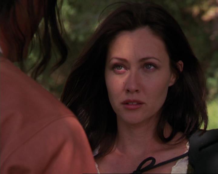 Charmed-Online_dot_net-3x04AllHalliwellsEve1613.jpg Charmed-Online_dot_net-3x04AllHalliwellsEve1613.jpg