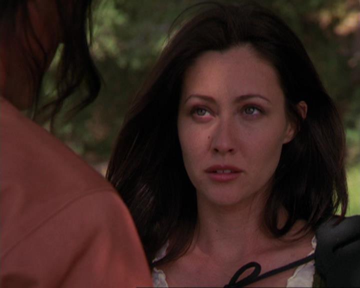 Charmed-Online_dot_net-3x04AllHalliwellsEve1614.jpg Charmed-Online_dot_net-3x04AllHalliwellsEve1614.jpg