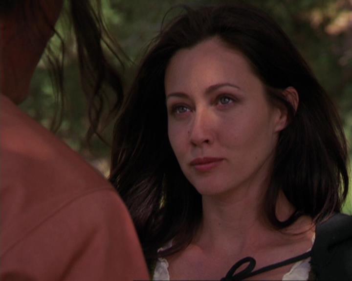 Charmed-Online_dot_net-3x04AllHalliwellsEve1619.jpg Charmed-Online_dot_net-3x04AllHalliwellsEve1619.jpg