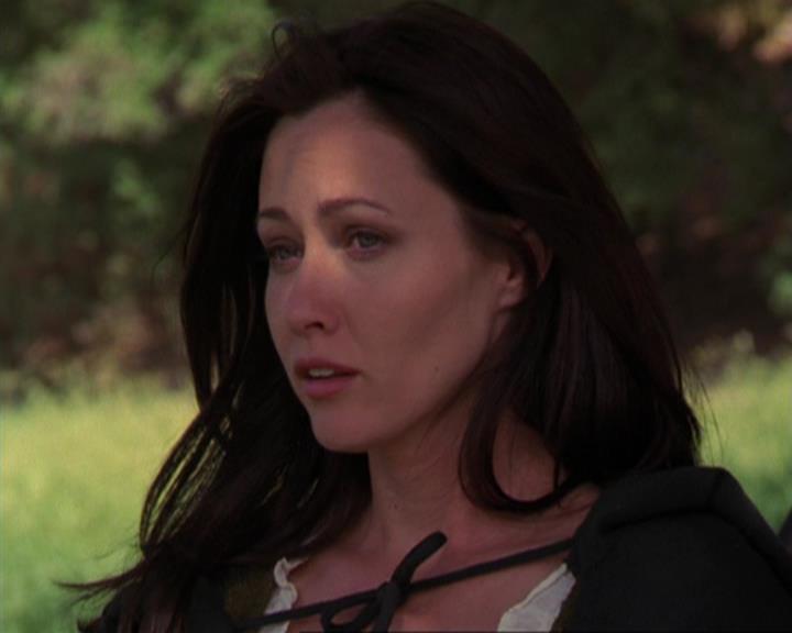 Charmed-Online_dot_net-3x04AllHalliwellsEve1631.jpg Charmed-Online_dot_net-3x04AllHalliwellsEve1631.jpg