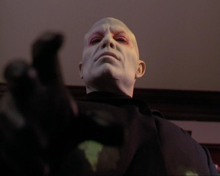 Charmed-Online_dot_net-3x04AllHalliwellsEve1735.jpg Charmed-Online_dot_net-3x04AllHalliwellsEve1735.jpg