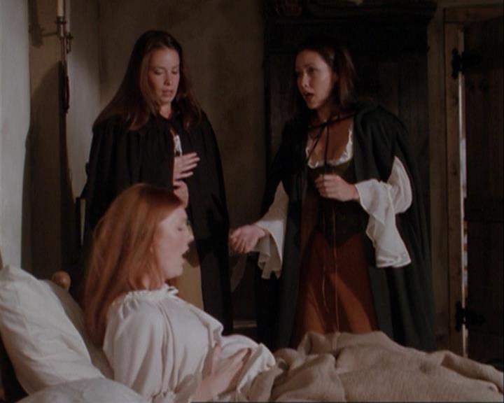 Charmed-Online_dot_net-3x04AllHalliwellsEve1846.jpg