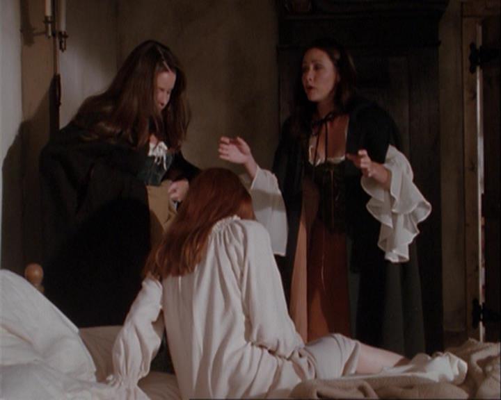 Charmed-Online_dot_net-3x04AllHalliwellsEve1878.jpg