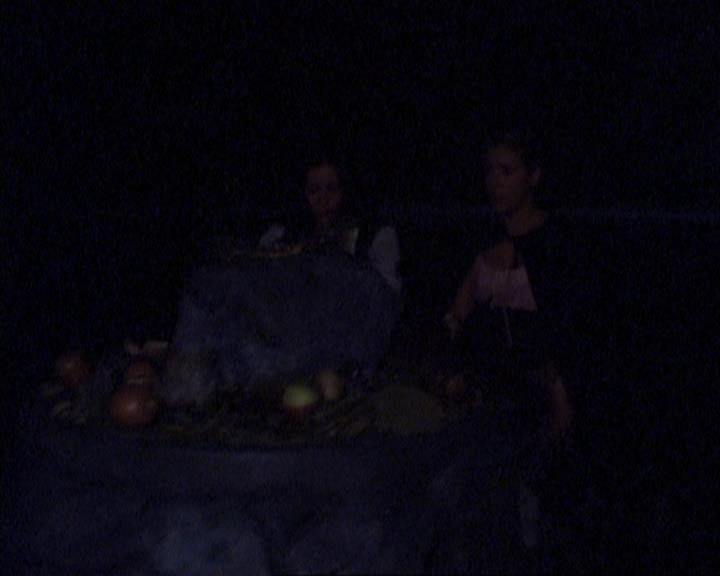 Charmed-Online_dot_net-3x04AllHalliwellsEve1922.jpg Charmed-Online_dot_net-3x04AllHalliwellsEve1922.jpg