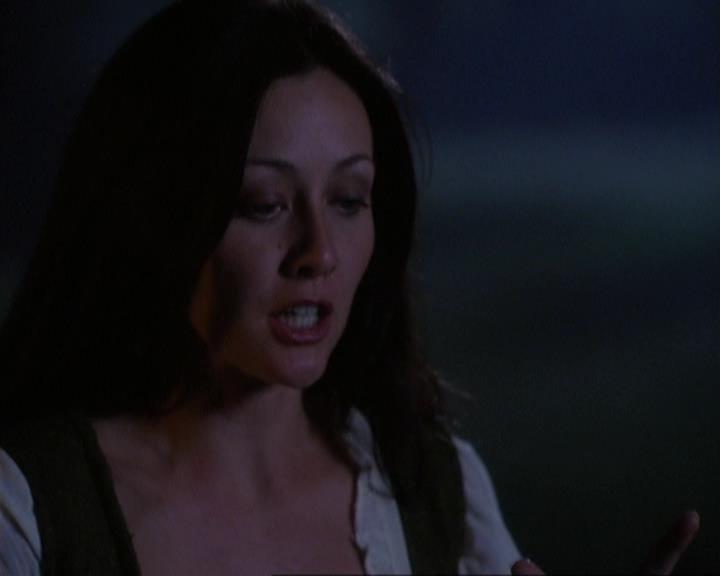Charmed-Online_dot_net-3x04AllHalliwellsEve1931.jpg Charmed-Online_dot_net-3x04AllHalliwellsEve1931.jpg