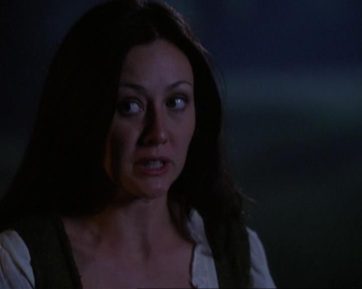 Charmed-Online_dot_net-3x04AllHalliwellsEve1932.jpg Charmed-Online_dot_net-3x04AllHalliwellsEve1932.jpg