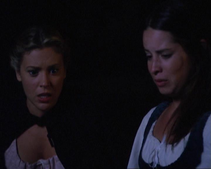 Charmed-Online_dot_net-3x04AllHalliwellsEve1934.jpg Charmed-Online_dot_net-3x04AllHalliwellsEve1934.jpg