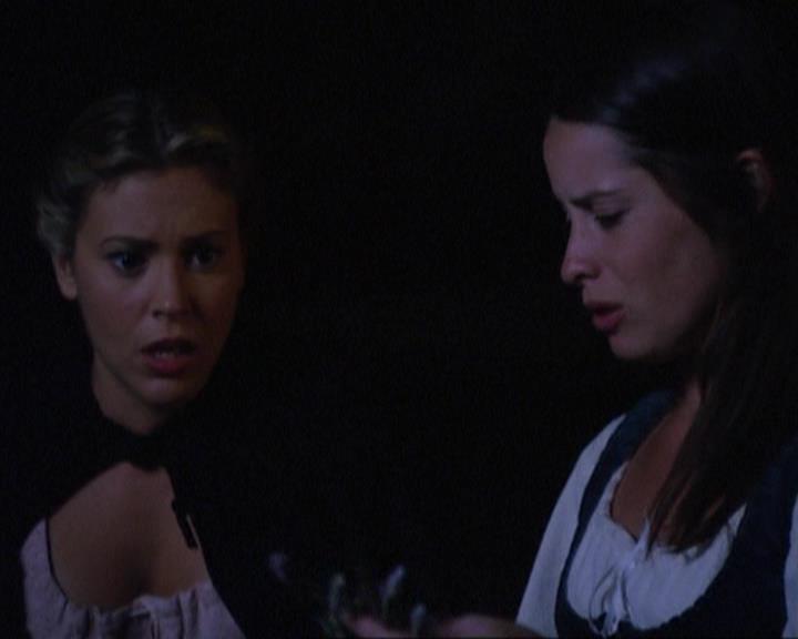 Charmed-Online_dot_net-3x04AllHalliwellsEve1935.jpg Charmed-Online_dot_net-3x04AllHalliwellsEve1935.jpg