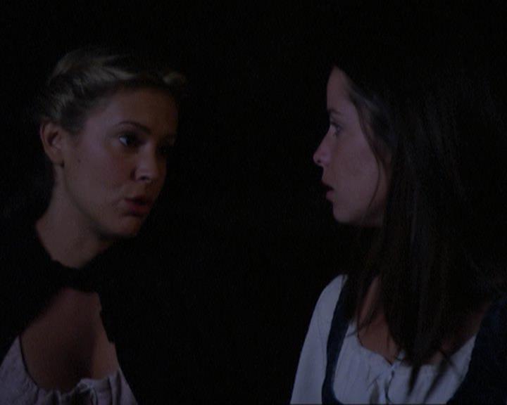 Charmed-Online_dot_net-3x04AllHalliwellsEve1947.jpg Charmed-Online_dot_net-3x04AllHalliwellsEve1947.jpg