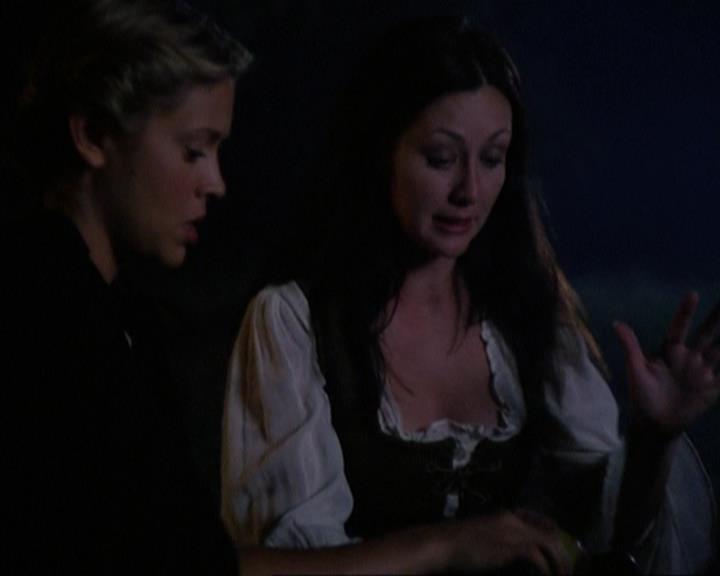 Charmed-Online_dot_net-3x04AllHalliwellsEve1958.jpg