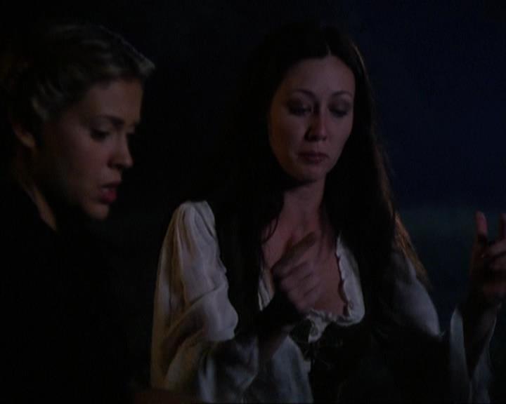 Charmed-Online_dot_net-3x04AllHalliwellsEve1959.jpg Charmed-Online_dot_net-3x04AllHalliwellsEve1959.jpg