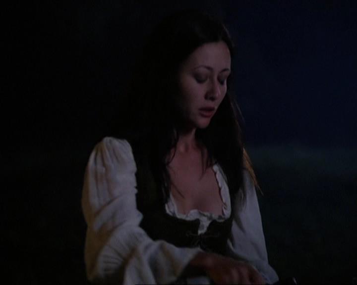Charmed-Online_dot_net-3x04AllHalliwellsEve1961.jpg Charmed-Online_dot_net-3x04AllHalliwellsEve1961.jpg