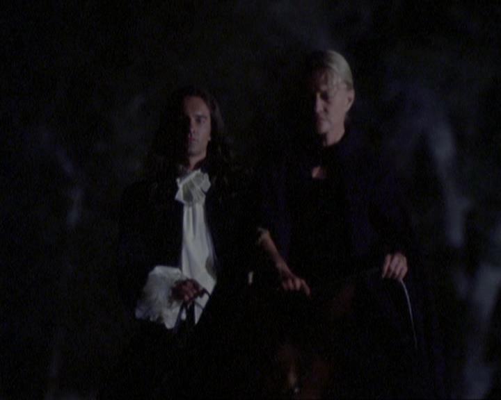 Charmed-Online_dot_net-3x04AllHalliwellsEve1966.jpg Charmed-Online_dot_net-3x04AllHalliwellsEve1966.jpg