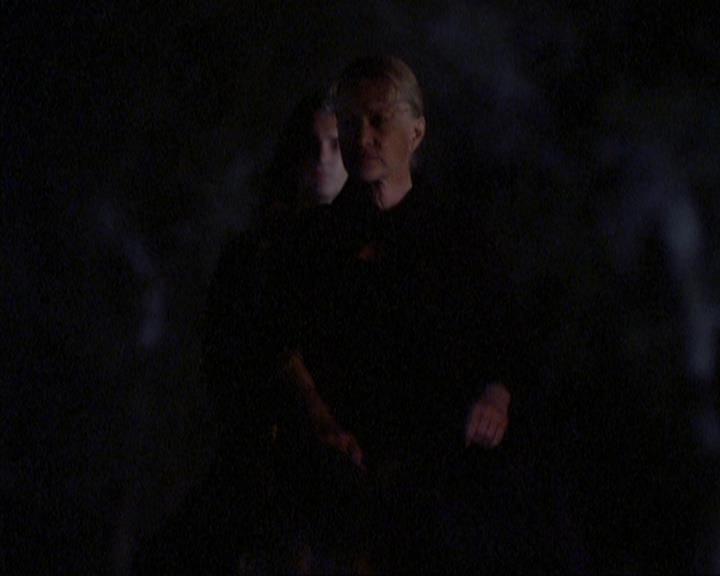 Charmed-Online_dot_net-3x04AllHalliwellsEve1967.jpg Charmed-Online_dot_net-3x04AllHalliwellsEve1967.jpg