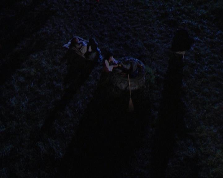 Charmed-Online_dot_net-3x04AllHalliwellsEve1979.jpg Charmed-Online_dot_net-3x04AllHalliwellsEve1979.jpg