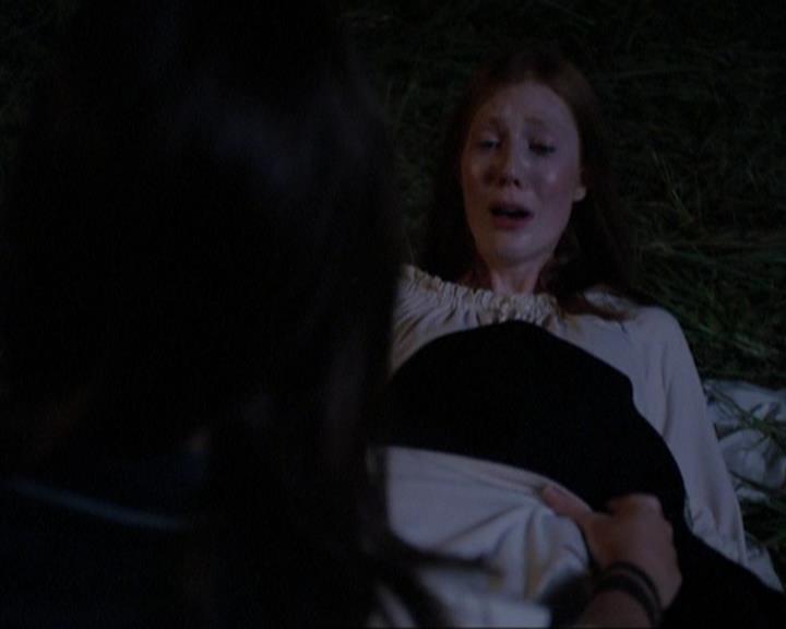 Charmed-Online_dot_net-3x04AllHalliwellsEve1981.jpg Charmed-Online_dot_net-3x04AllHalliwellsEve1981.jpg