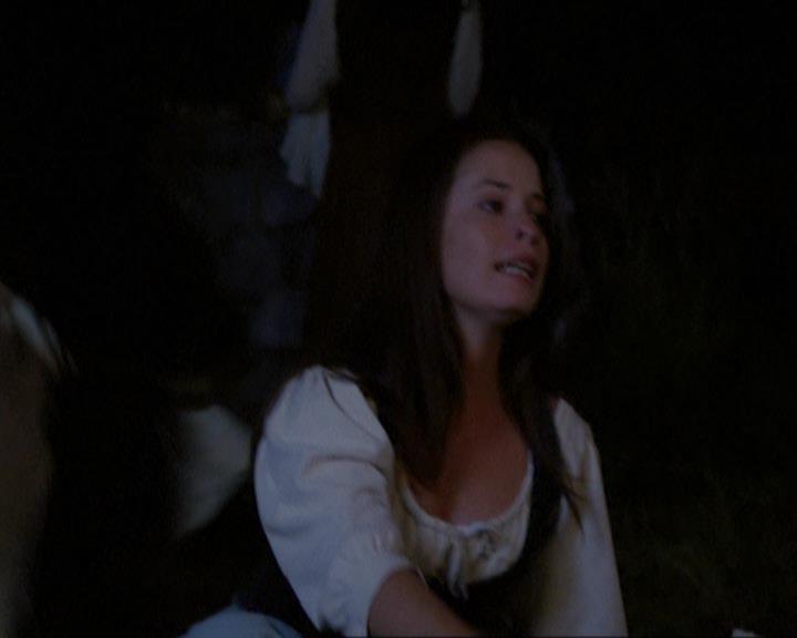 Charmed-Online_dot_net-3x04AllHalliwellsEve1984.jpg Charmed-Online_dot_net-3x04AllHalliwellsEve1984.jpg