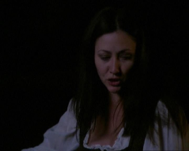 Charmed-Online_dot_net-3x04AllHalliwellsEve1985.jpg Charmed-Online_dot_net-3x04AllHalliwellsEve1985.jpg