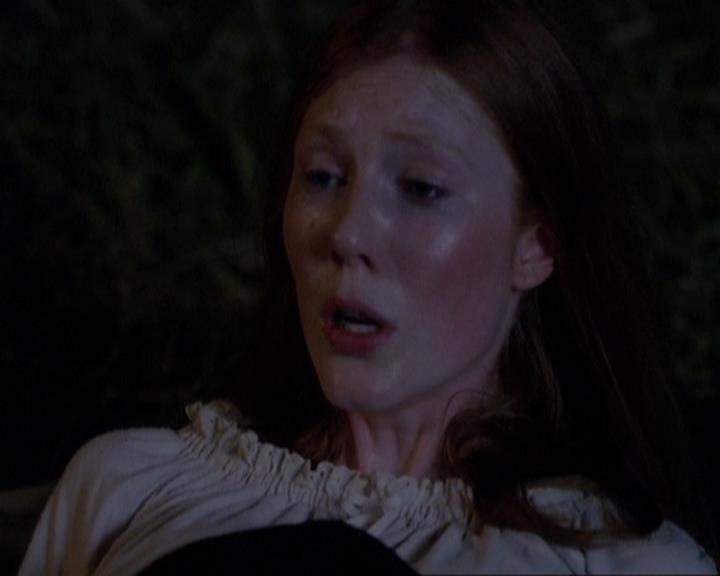 Charmed-Online_dot_net-3x04AllHalliwellsEve1989.jpg Charmed-Online_dot_net-3x04AllHalliwellsEve1989.jpg