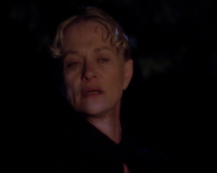 Charmed-Online_dot_net-3x04AllHalliwellsEve2034.jpg Charmed-Online_dot_net-3x04AllHalliwellsEve2034.jpg