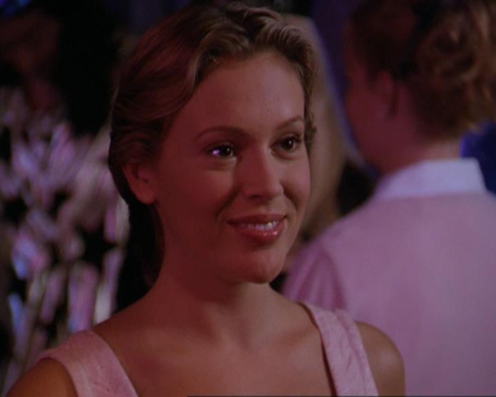 Charmed-Online_dot_net-3x04AllHalliwellsEve2430.jpg Charmed-Online_dot_net-3x04AllHalliwellsEve2430.jpg