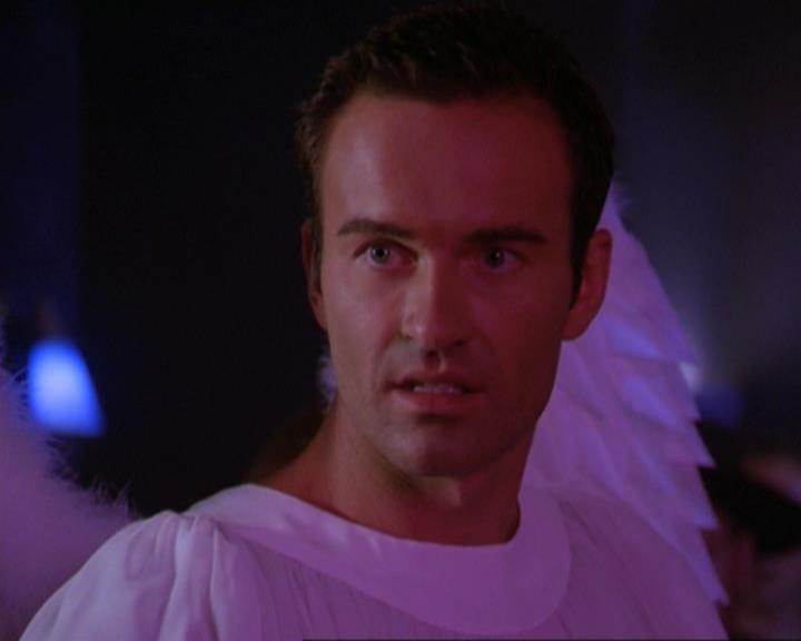 Charmed-Online_dot_net-3x04AllHalliwellsEve2436.jpg Charmed-Online_dot_net-3x04AllHalliwellsEve2436.jpg