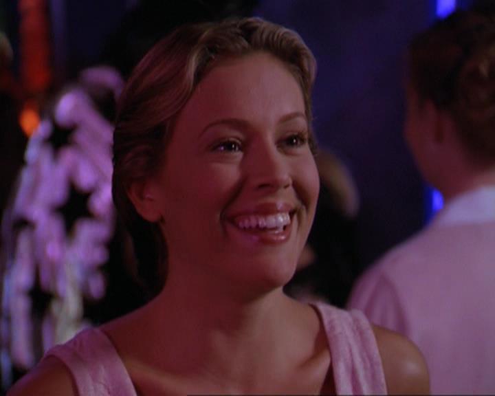 Charmed-Online_dot_net-3x04AllHalliwellsEve2439.jpg