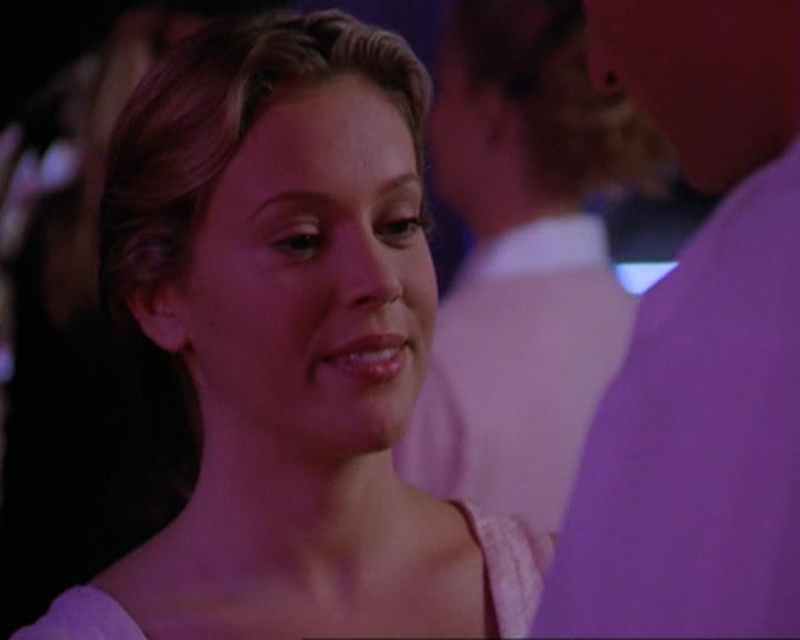 Charmed-Online_dot_net-3x04AllHalliwellsEve2449.jpg Charmed-Online_dot_net-3x04AllHalliwellsEve2449.jpg