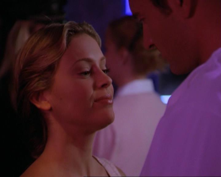 Charmed-Online_dot_net-3x04AllHalliwellsEve2450.jpg Charmed-Online_dot_net-3x04AllHalliwellsEve2450.jpg